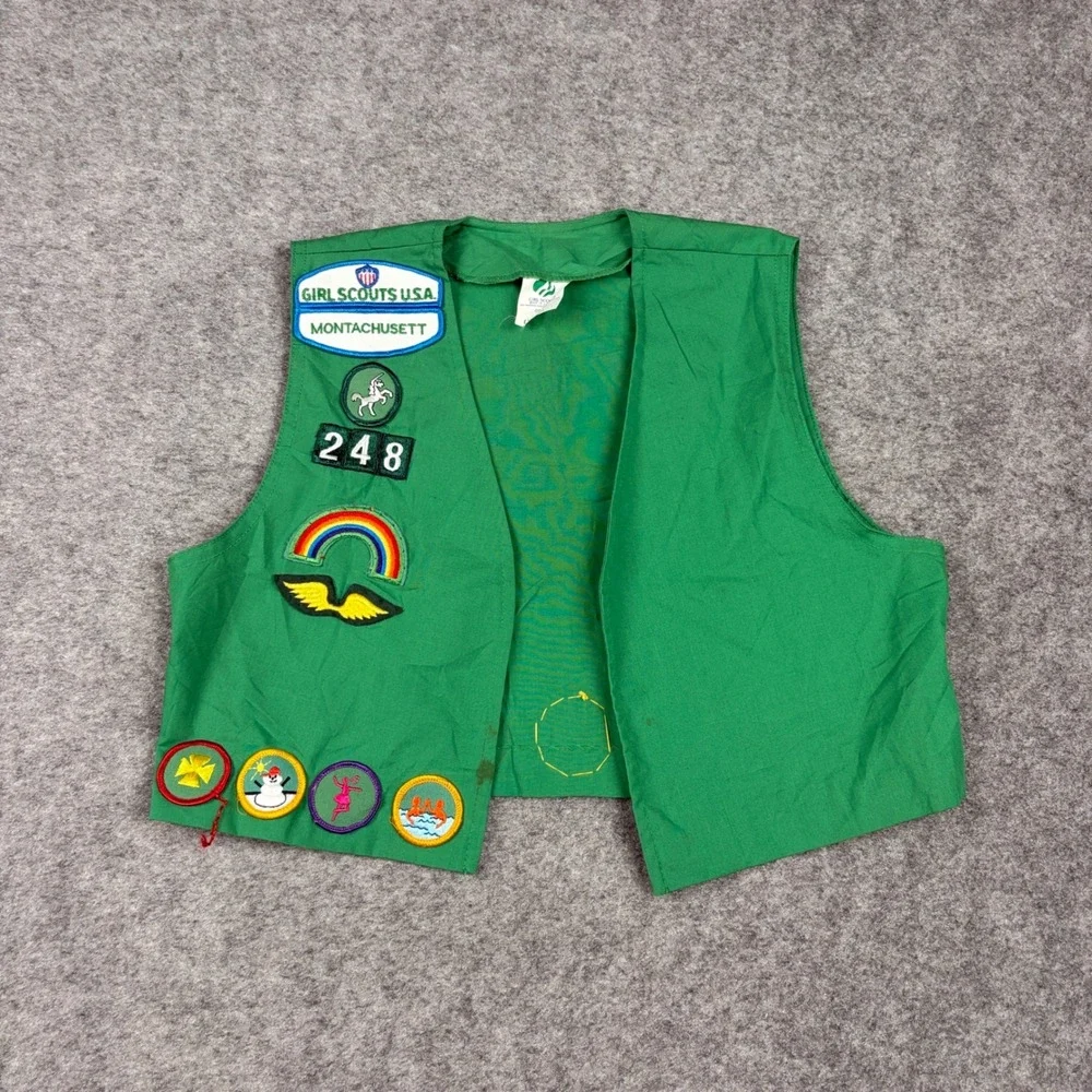 Girl Scouts Vest Girls M 10-12 Green Montachusett Patches Badges 00442‎ Vintage